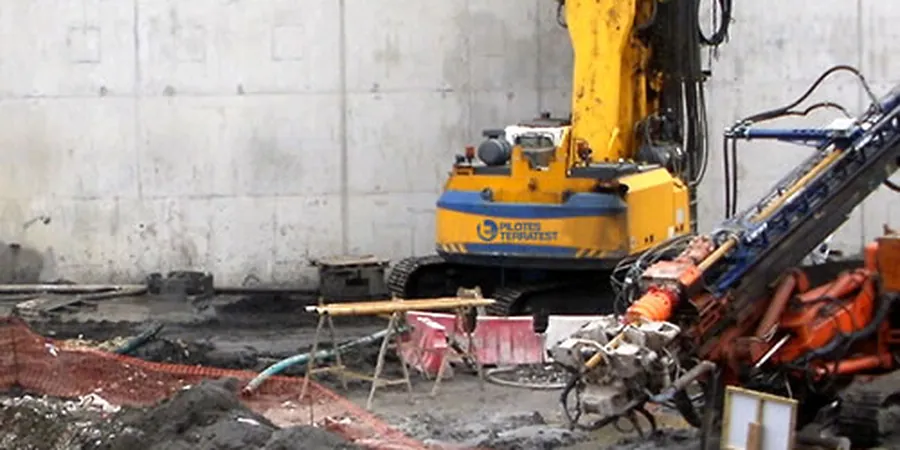 Diseño de Inyecciones (Grouting) en Alto Hospicio: Solución Técnica para Suelos Salinos
